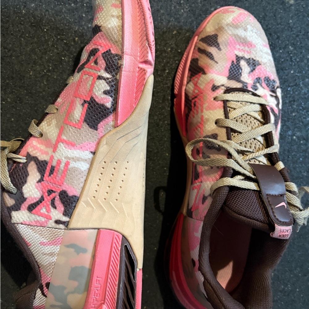 Nike Women's Camo Pink and Beige Athletic Shoes